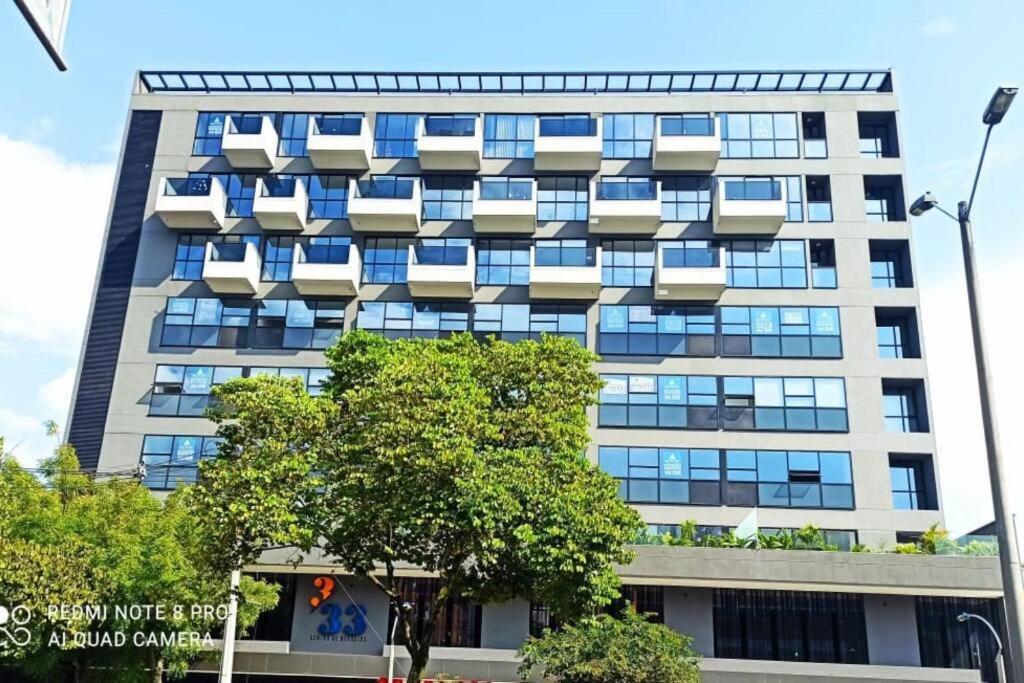 Tres33 #707 7th Heaven-views, King Bed, Wifi, Desk * Medellín